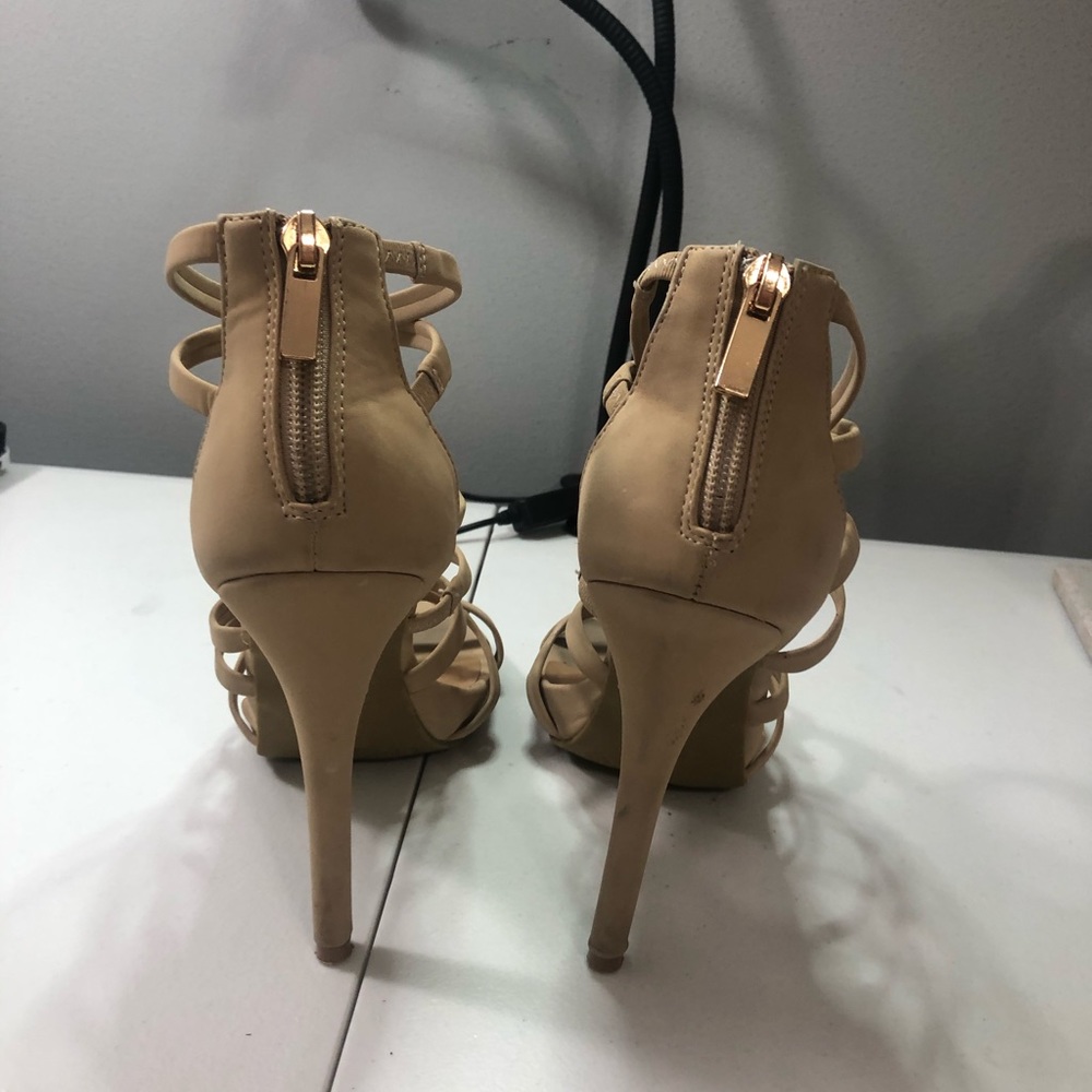 Nude heels - Picture 3 of 4
